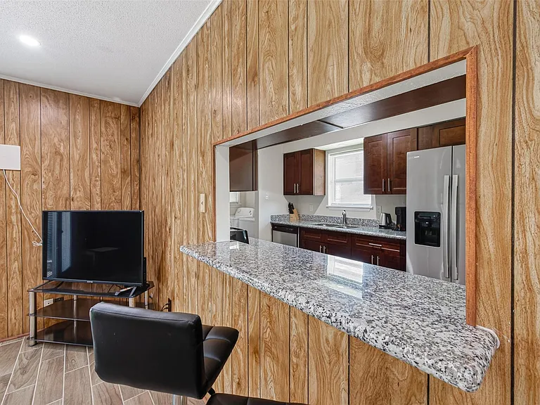 13615 Lynnwood Ln — Photo 15