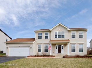 220 Tralee Ln, McHenry, IL 60050