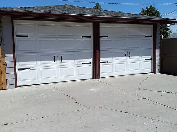 2 Car Garage