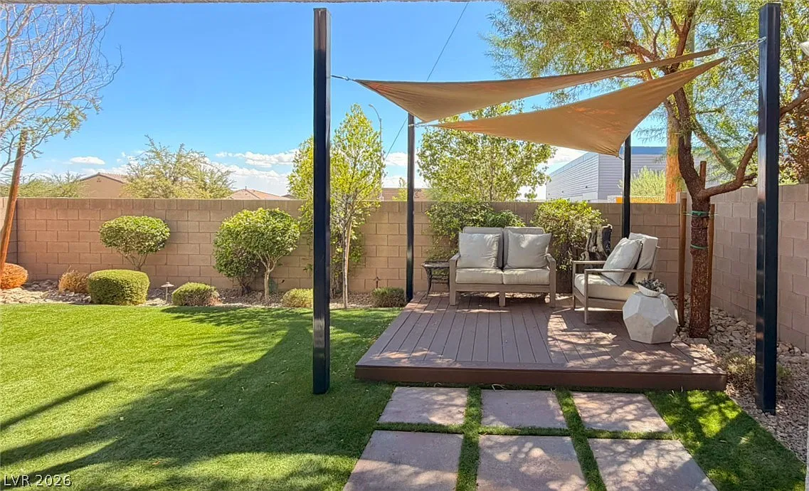 4 bed, 3.5 bath, 2430 sqft, $2,900 — Photo 2