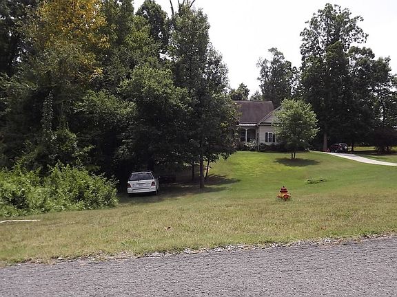 3rd image of 292 Heritage Manor Cres