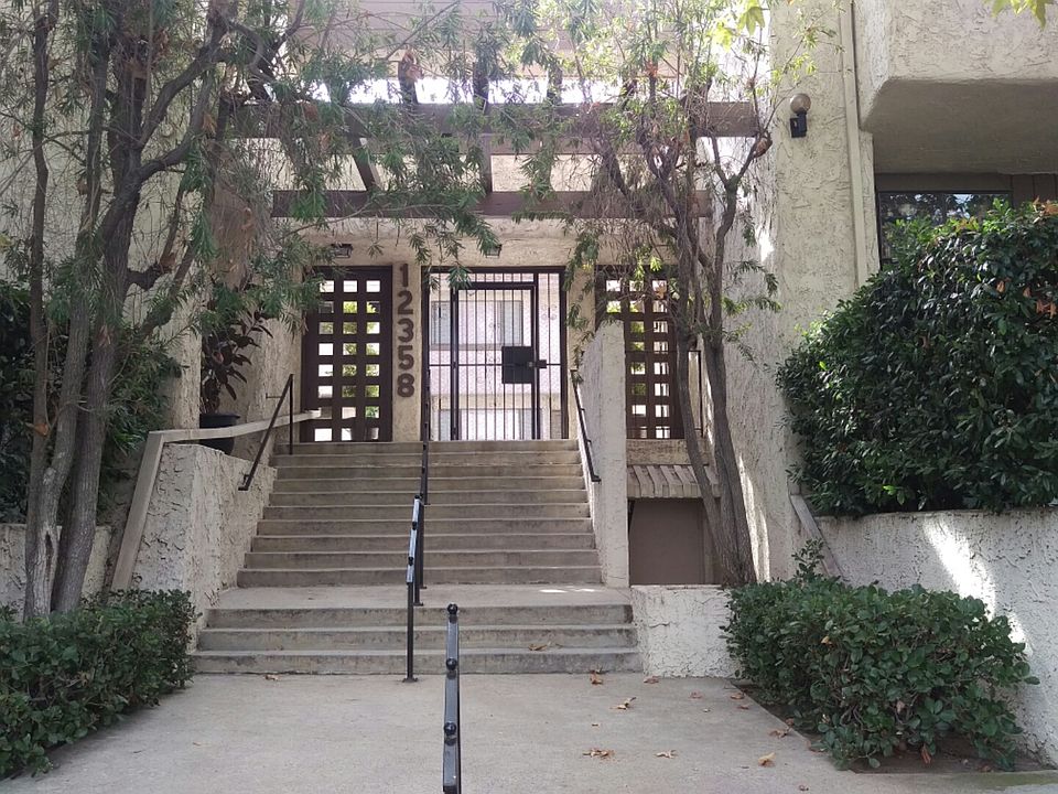 1st image of 12358 Moorpark St Unit 10