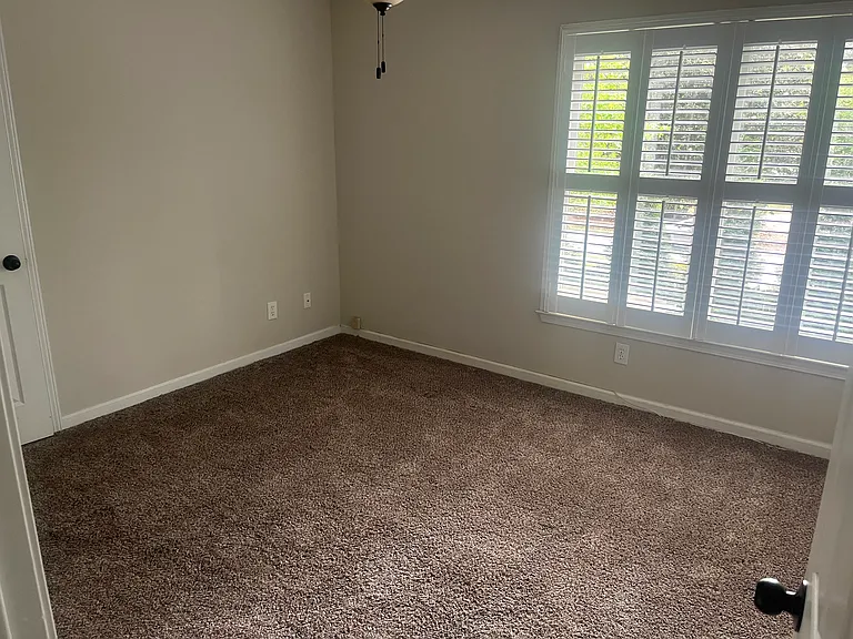 2624 E Madison Dr — Photo 22