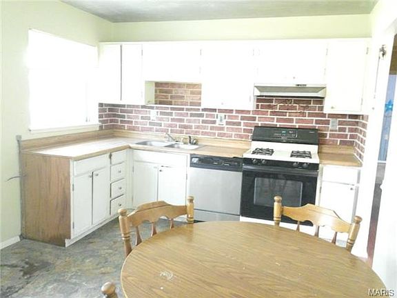 5th image of 1565 Ville Angela Ln
