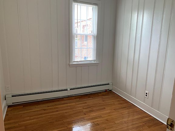 3rd image of 24704 87th Dr Floor 1