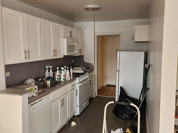 3rd image of 17810 Wexford Ter APT 5D