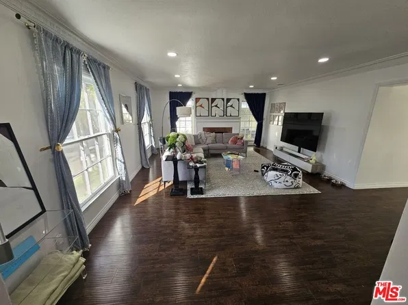 (undisclosed Address), Los Angeles, CA 90020