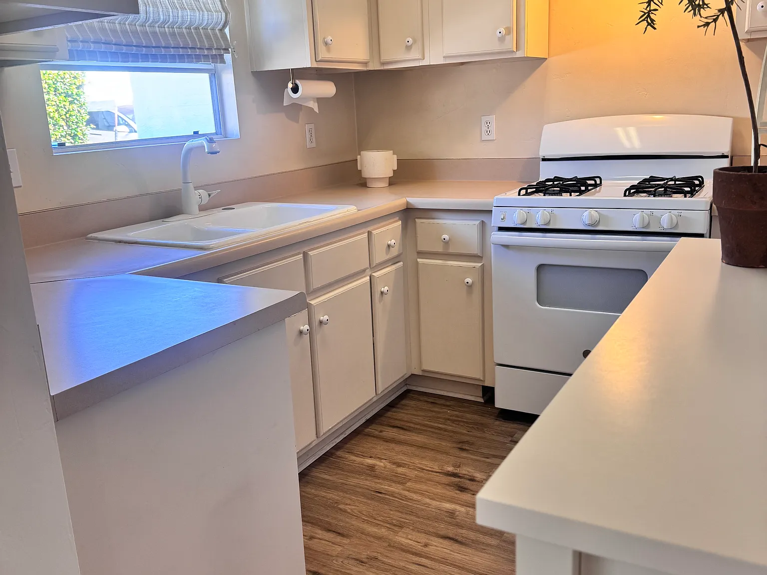 660 1/2 I Ave — Photo 2