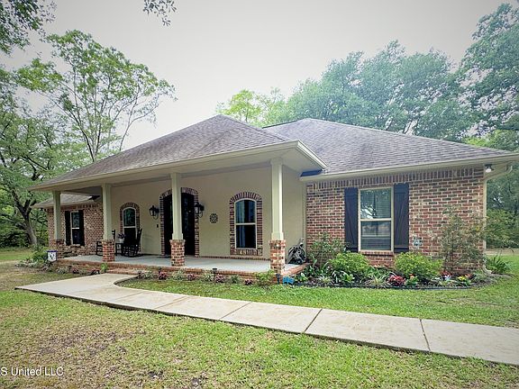 4th image of 16123 Lake Dr W