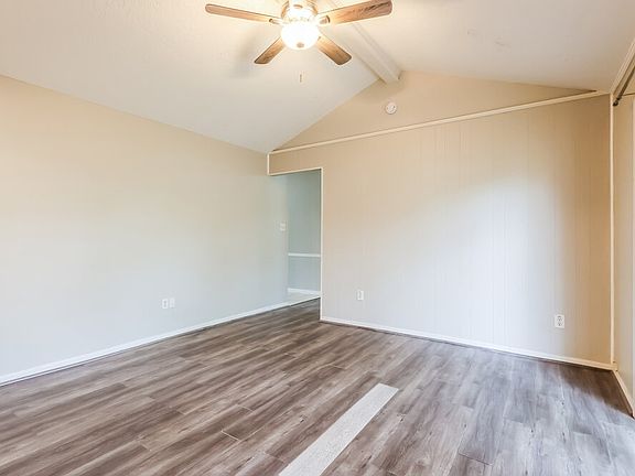 5th image of 200 Montrose Cir