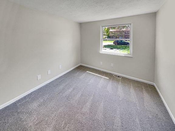5th image of 3322 Wedgewood Dr