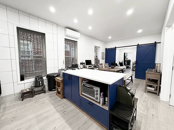 3rd image of 1719 Summerfield St Floor 1