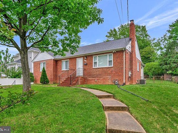 3rd image of 6114 Vista Dr