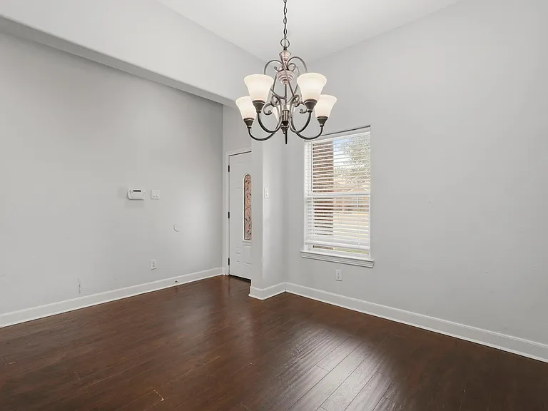 2410 Ranna Ct — Photo 3