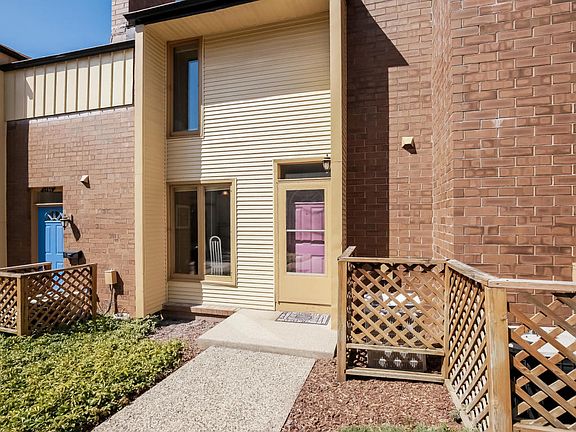 3rd image of 2706 Birchcrest Dr SE #6