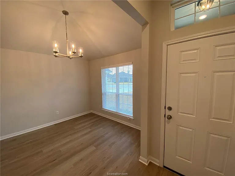 3721 McKenzie St — Photo 5
