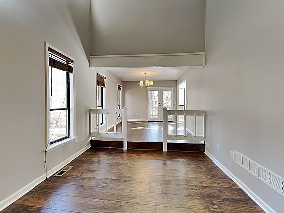 2nd image of 619 Green Valley Dr SE
