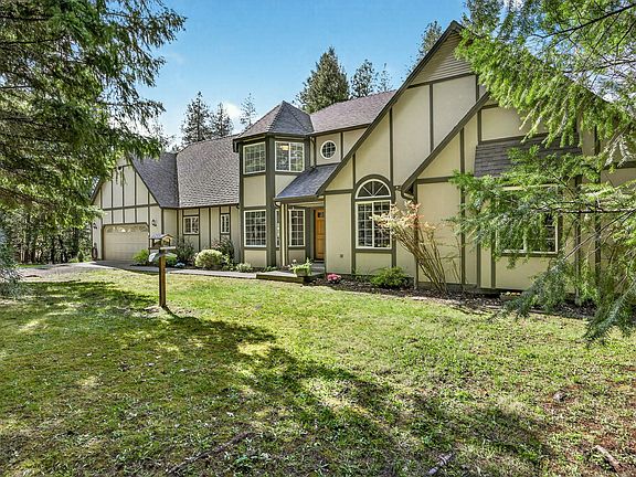 2nd image of 221 Hidden Valley Ln