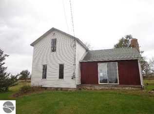 8758 S Jerome Rd, Perrinton, MI 48871