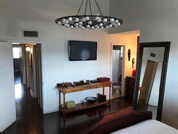 2nd image of 8823 NE 4th Avenue Rd #8823