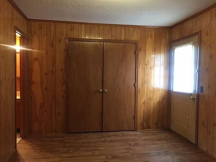 2nd image of 1603 Campbell St
