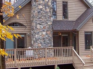 103 Cedar Ln, Greentown, PA 18426