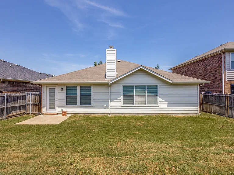 612 Cove Ct — Photo 12