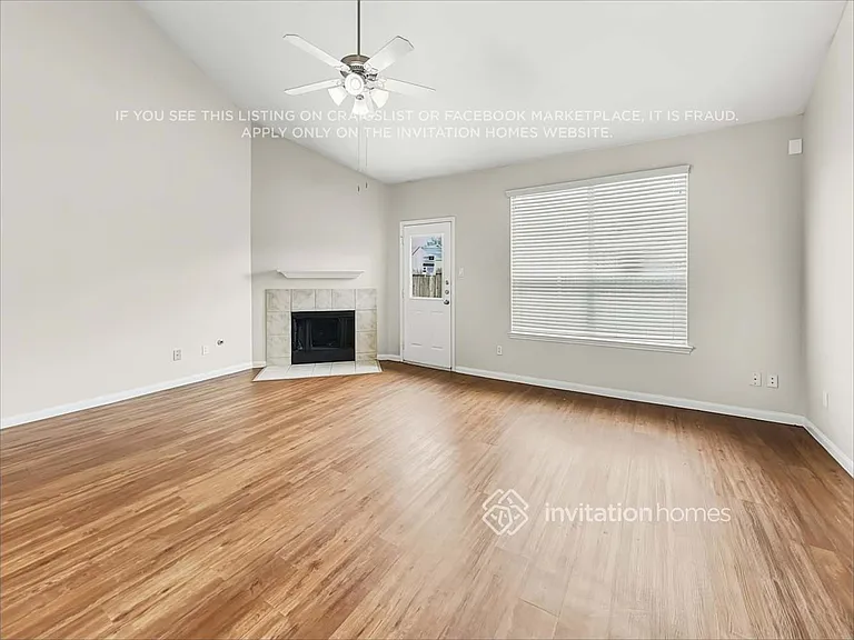 3807 Liberty Square Trl — Photo 5