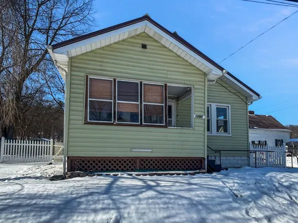 1280 Hindmarch St, Crescent, PA 15046