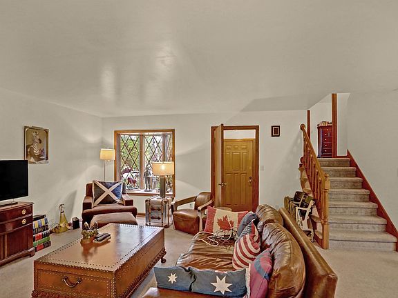 4th image of 122 Westminster Ct