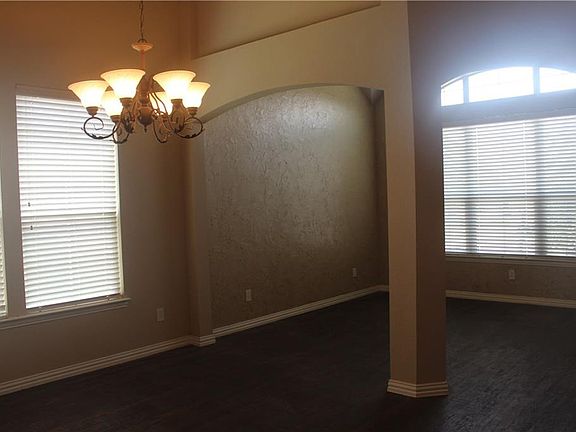 2nd image of 1129 Lake Hollow Dr