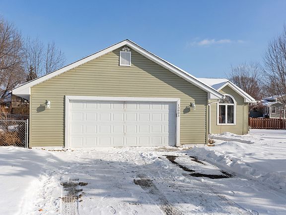 3rd image of 13803 Vintage Ct NW