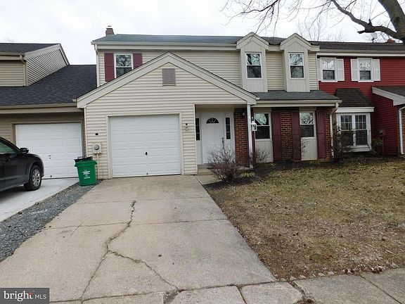 2nd image of 232 Charing Way