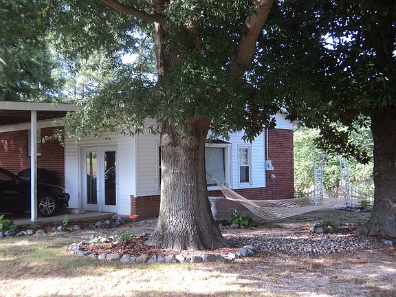 Side Yard/Hammock Area
