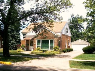 10560 Canterbury St, Westchester, IL 60154