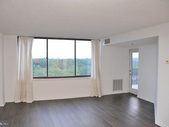 5th image of 10101 Grosvenor Pl APT 1804