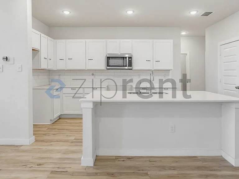 4750 Sahara Valleys — Photo 10