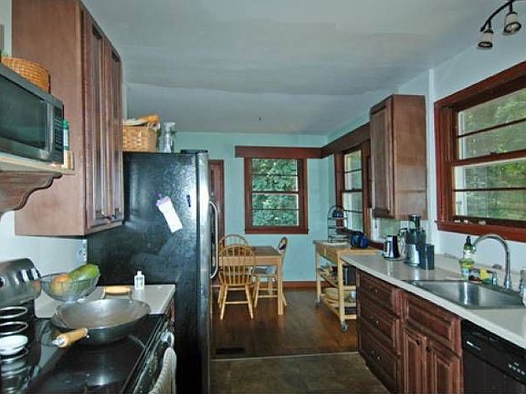 Kitchen+Separate Dining