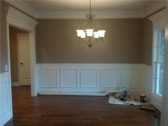 4th image of 1001 Renee Dr