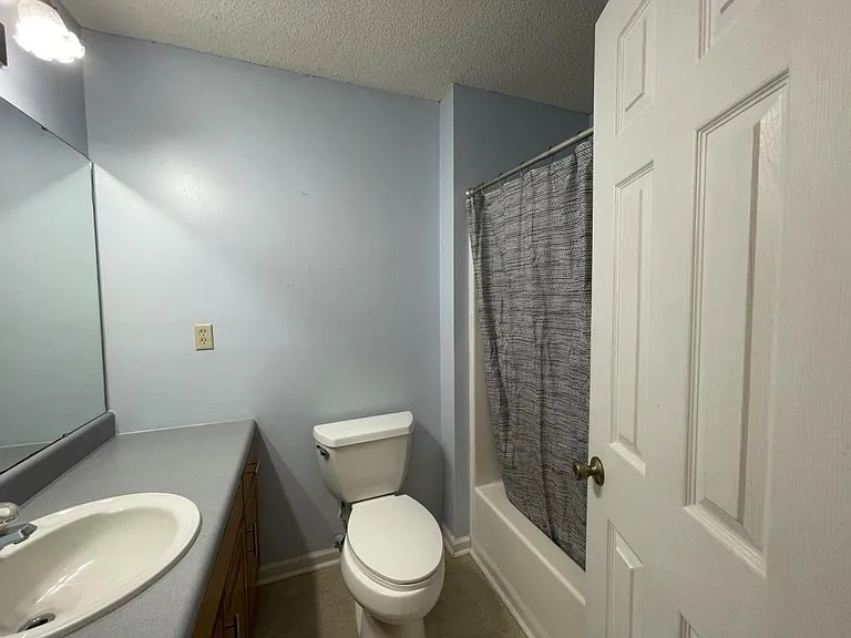 105 Houston Dr — Photo 9