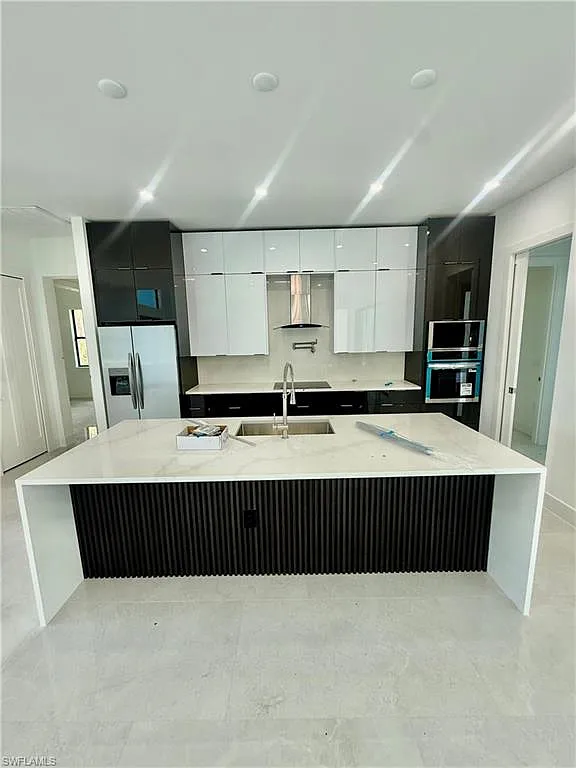 4 bed, 3.0 bath, 2837 sqft, $5,000 — Photo 4