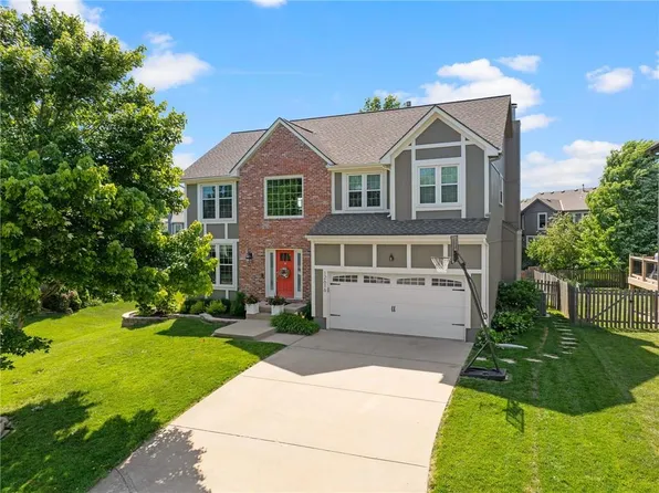 12616 Slater Ln, Overland Park, KS 66213