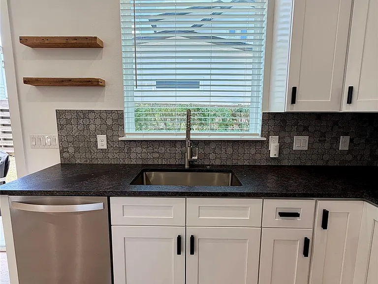 6102 Ponca St #2 — Photo 10
