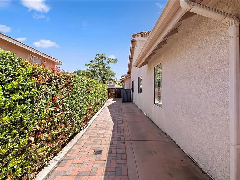 10045 Miracanto Way — Photo 41