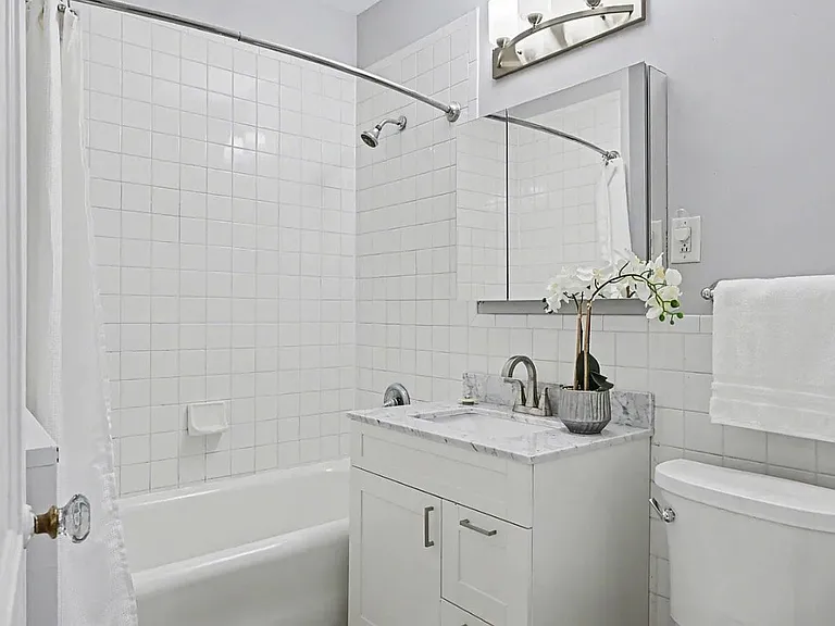 1550 Hague Ave #1 — Photo 10
