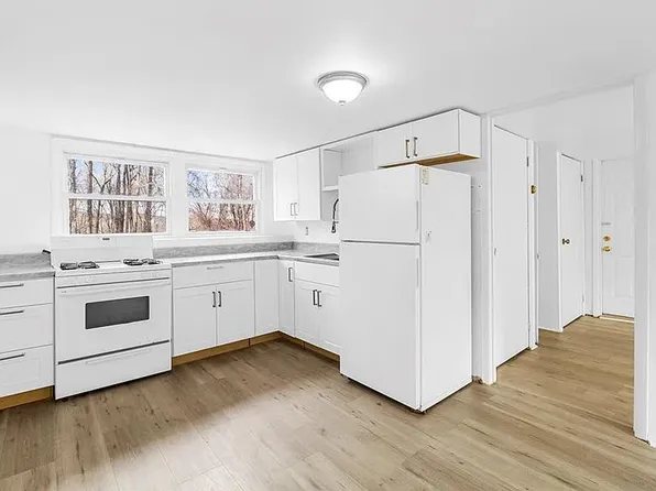 167 N Putt Corners Rd #B, New Paltz, NY 12561