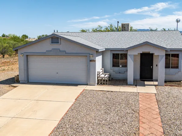 200 SEMINOLE Place, Huachuca City, AZ 85616