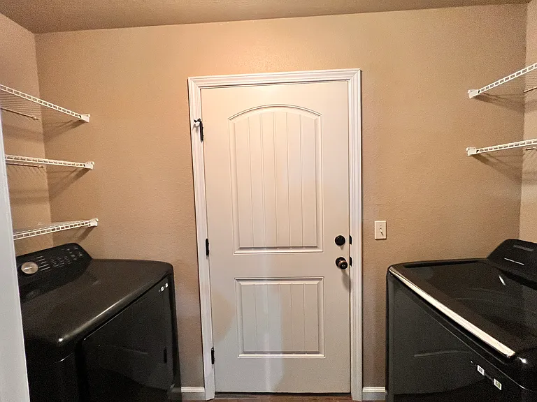 822 E Crystal Ave — Photo 22