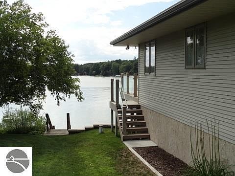5th image of 1661 Lake Dr