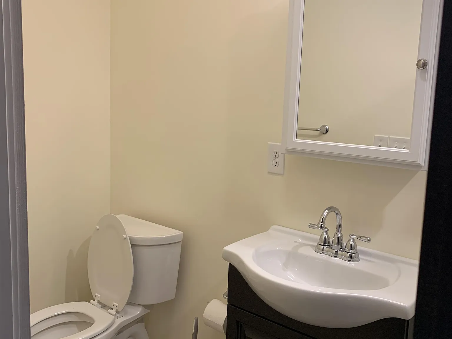 833 N Market St — Photo 2